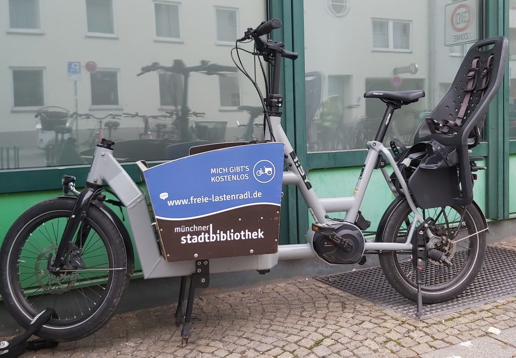 Lastenrad ohne Transportbox, Bibliothek Sendling